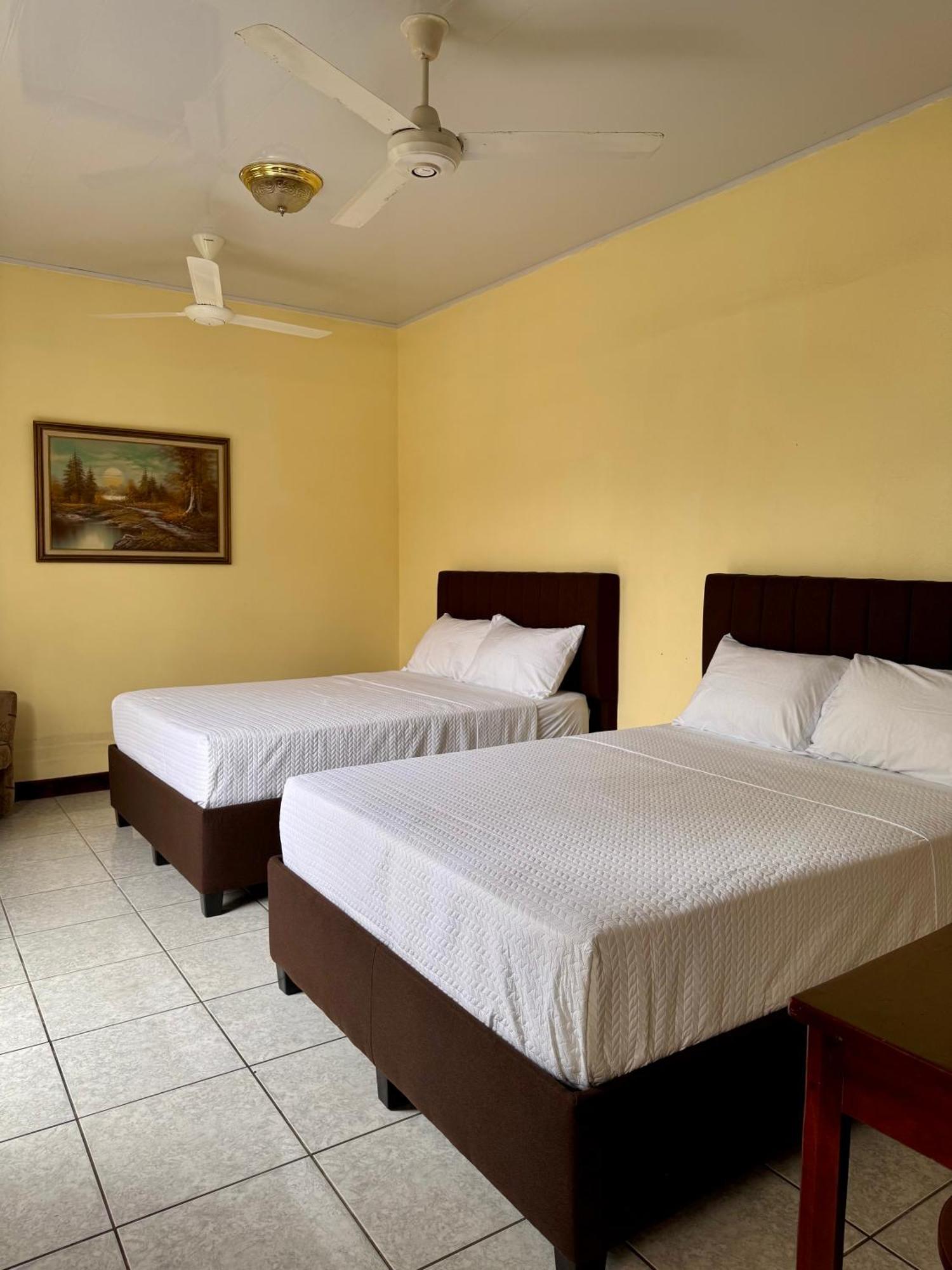 Hotel Malinche Quepos Exterior photo